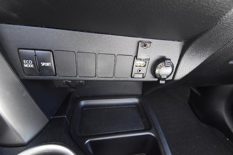 2013 Toyota RAV4 XLE   - Photo 19 - Midway City, CA 92655