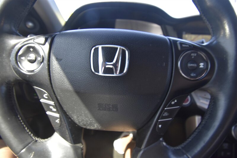 2015 Honda Accord Touring   - Photo 9 - Midway City, CA 92655