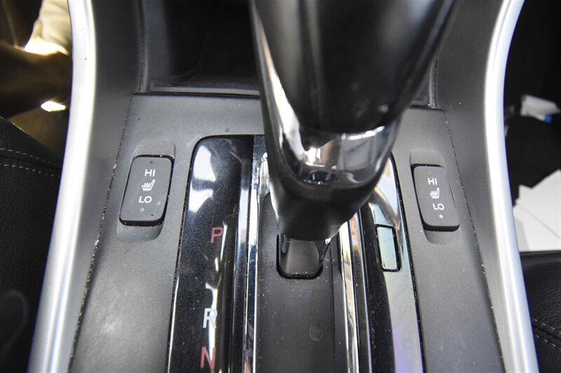 2015 Honda Accord Touring   - Photo 13 - Midway City, CA 92655