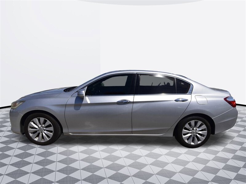 2015 Honda Accord Touring   - Photo 8 - Midway City, CA 92655