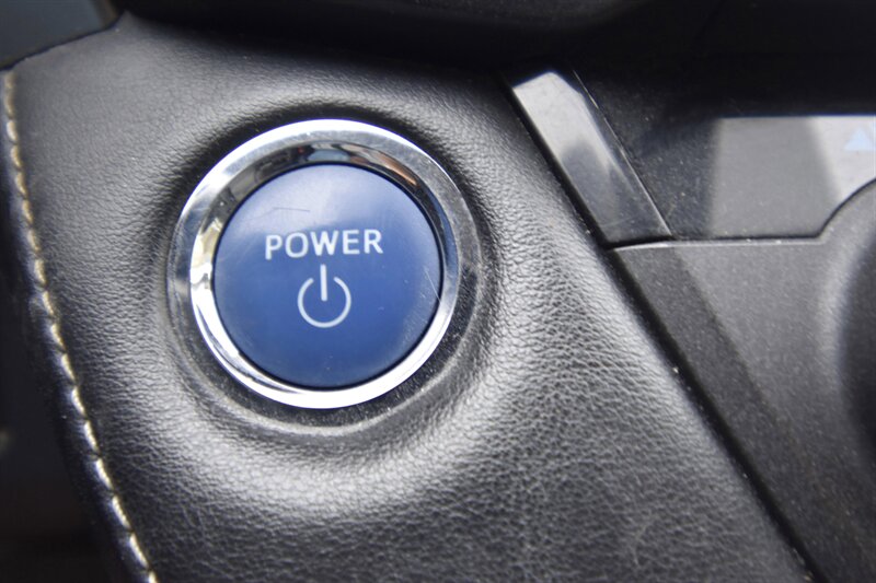 2018 Toyota RAV4 Hybrid Hybrid Limited   - Photo 13 - Midway City, CA 92655
