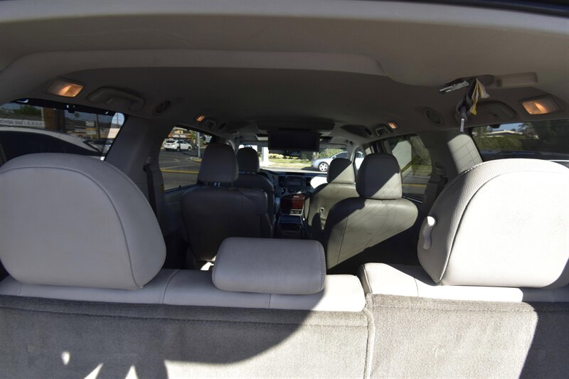 2012 Toyota Sienna XLE 7-Passenger Auto Acce - Photo 14 - Midway City, CA 92655
