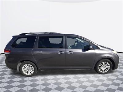 2012 Toyota Sienna XLE 7-Passenger Auto Acce - Photo 5 - Midway City, CA 92655