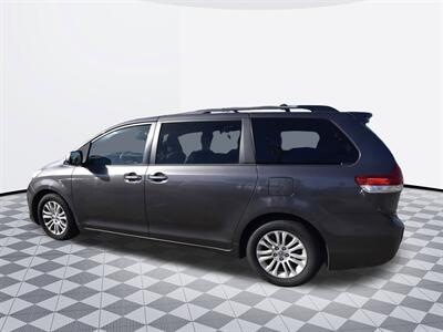 2012 Toyota Sienna XLE 7-Passenger Auto Acce - Photo 3 - Midway City, CA 92655