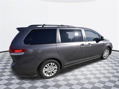 2012 Toyota Sienna XLE 7-Passenger Auto Acce - Photo 4 - Midway City, CA 92655