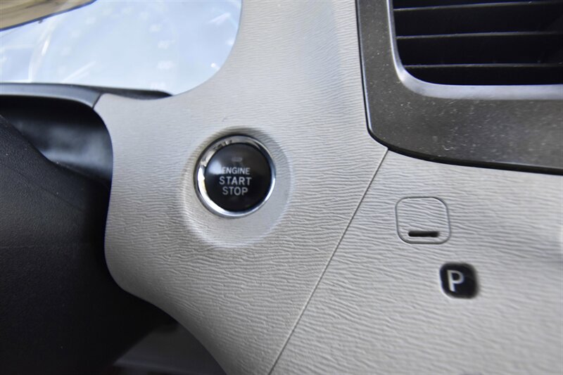 2012 Toyota Sienna XLE 7-Passenger Auto Acce - Photo 17 - Midway City, CA 92655