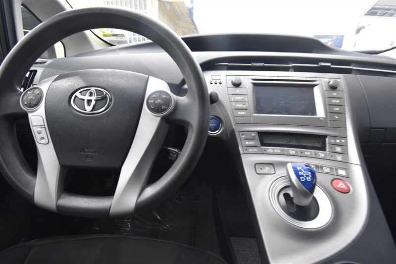 2014 Toyota Prius Two   - Photo 11 - Midway City, CA 92655