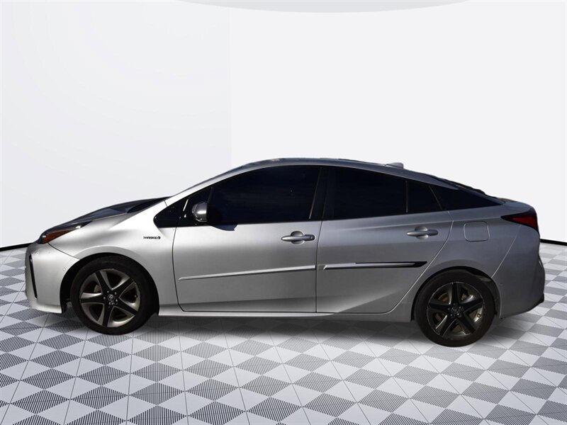 2019 Toyota Prius Limited   - Photo 6 - Midway City, CA 92655