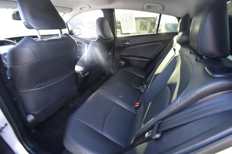 2019 Toyota Prius Limited   - Photo 12 - Midway City, CA 92655