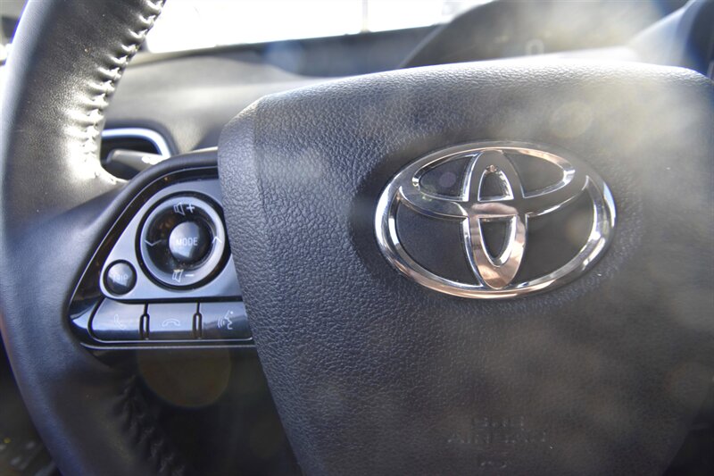 2019 Toyota Prius Limited   - Photo 17 - Midway City, CA 92655