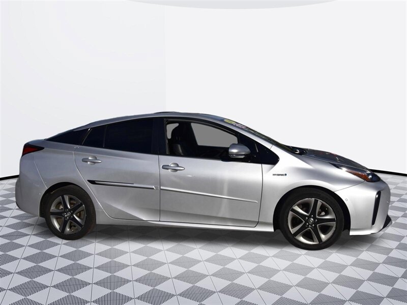 2019 Toyota Prius Limited   - Photo 2 - Midway City, CA 92655