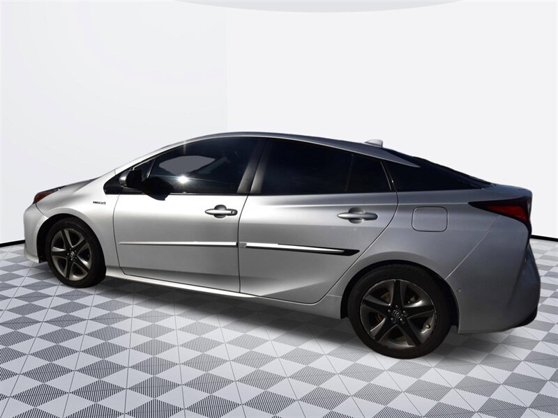 2019 Toyota Prius Limited   - Photo 5 - Midway City, CA 92655