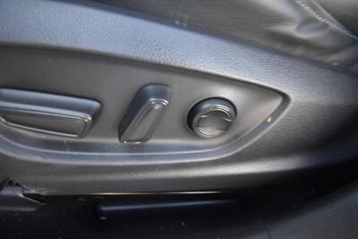 2019 Toyota Prius Limited   - Photo 14 - Midway City, CA 92655