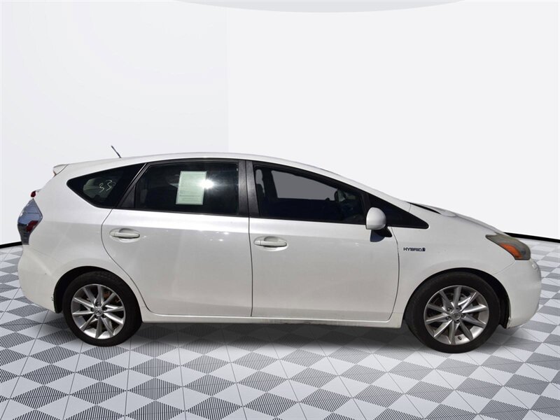 2013 Toyota Prius v Five - Photo 7 - Midway City, CA 92655