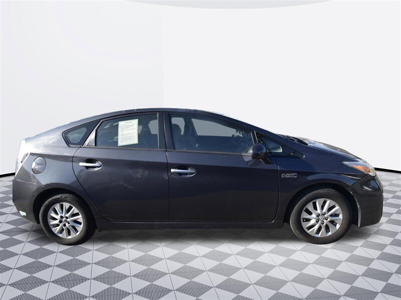 2014 Toyota Prius Plug-in Hybrid - Photo 5 - Midway City, CA 92655