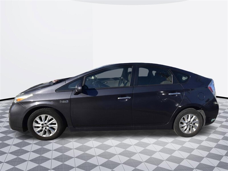 2014 Toyota Prius Plug-in Hybrid - Photo 4 - Midway City, CA 92655
