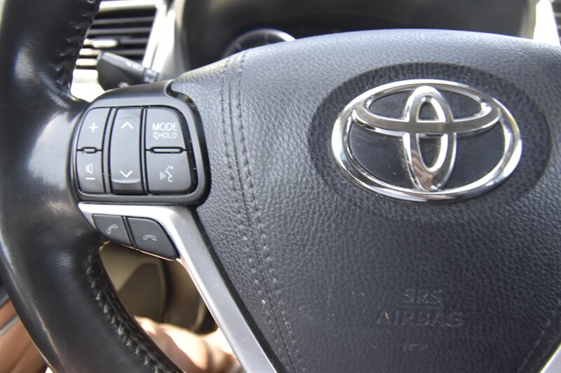 2019 Toyota Highlander Hybrid Hybrid XLE   - Photo 16 - Midway City, CA 92655