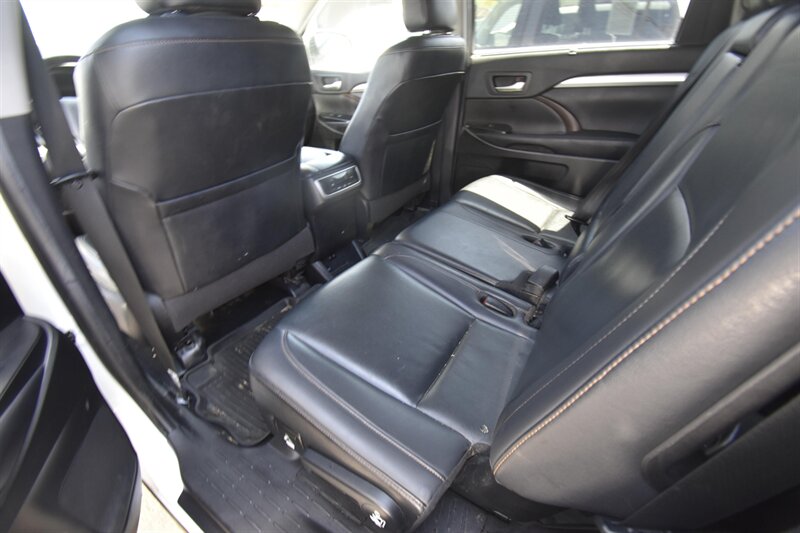 2019 Toyota Highlander Hybrid Hybrid XLE   - Photo 8 - Midway City, CA 92655