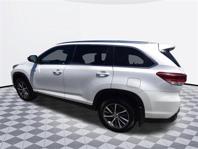 2019 Toyota Highlander Hybrid Hybrid XLE   - Photo 3 - Midway City, CA 92655
