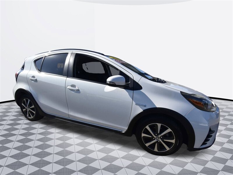 2018 Toyota Prius c   - Photo 4 - Midway City, CA 92655