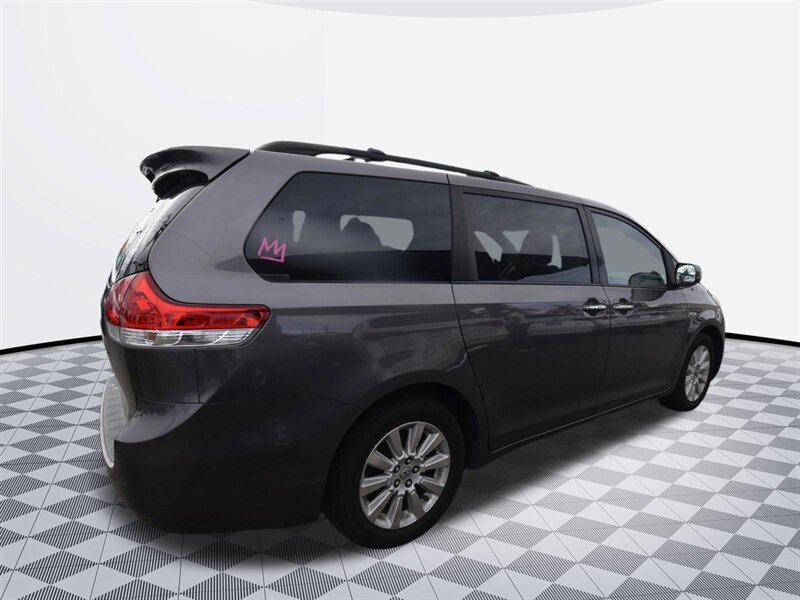 2012 Toyota Sienna Limited 7-Passenger - Photo 4 - Midway City, CA 92655