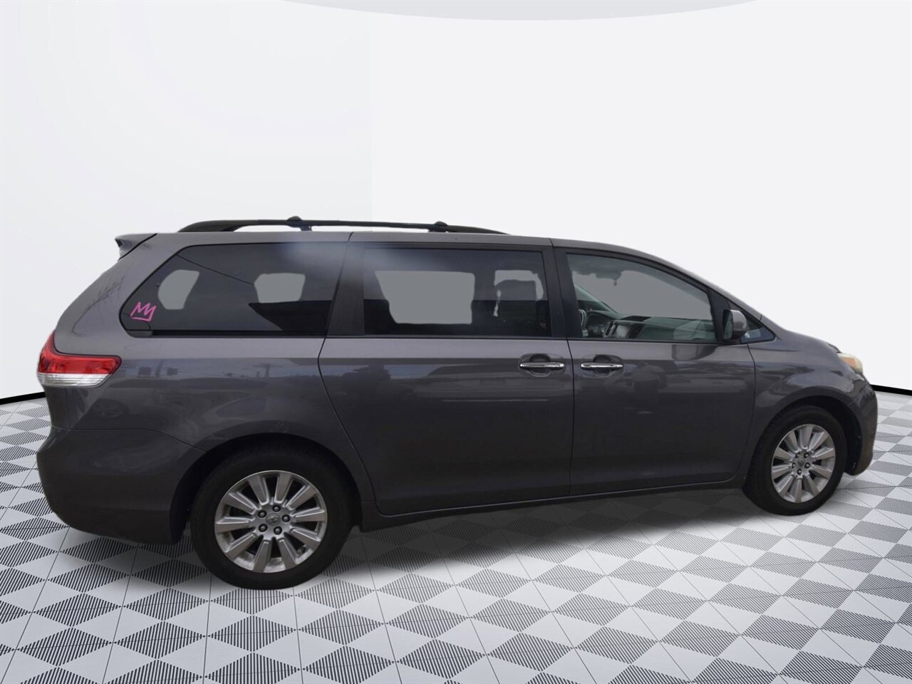 2012 Toyota Sienna XLE - Photo 6