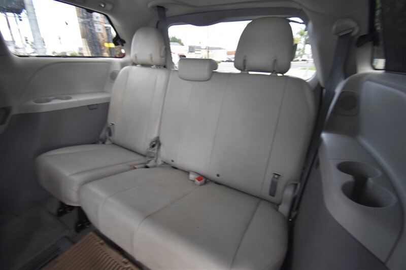 2012 Toyota Sienna Limited 7-Passenger   - Photo 10 - Midway City, CA 92655