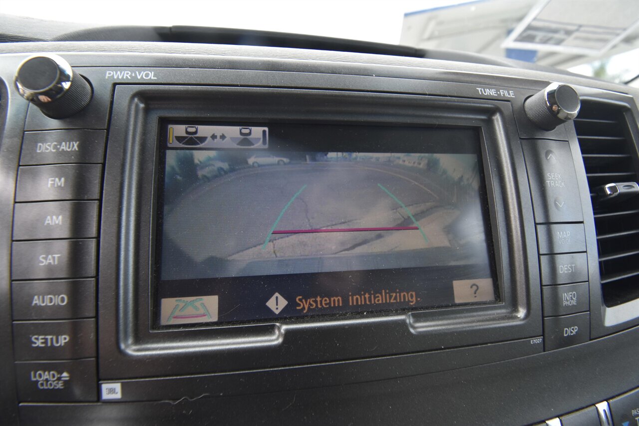 2012 Toyota Sienna XLE - Photo 13
