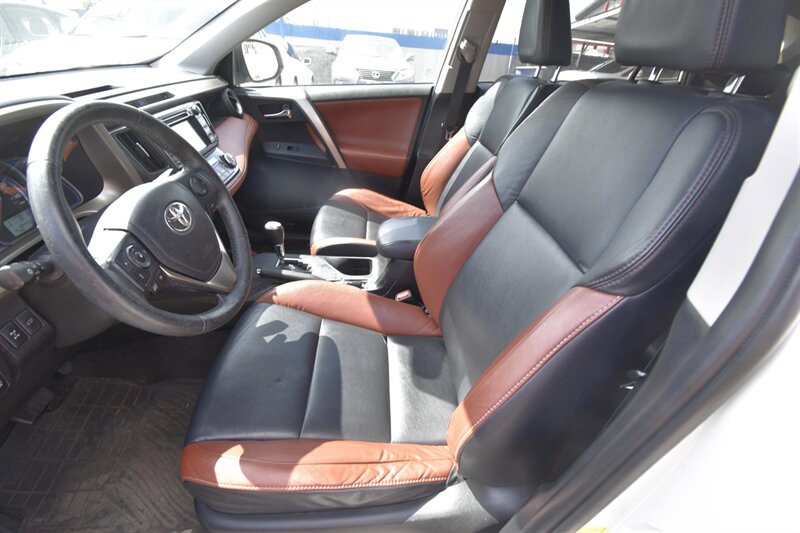 2015 Toyota RAV4 Limited - Photo 2 - Midway City, CA 92655