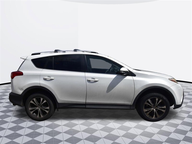2015 Toyota RAV4 Limited - Photo 5 - Midway City, CA 92655
