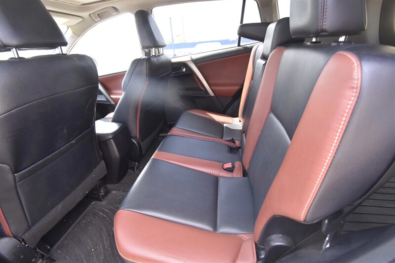 2015 Toyota RAV4 Limited - Photo 10 - Midway City, CA 92655