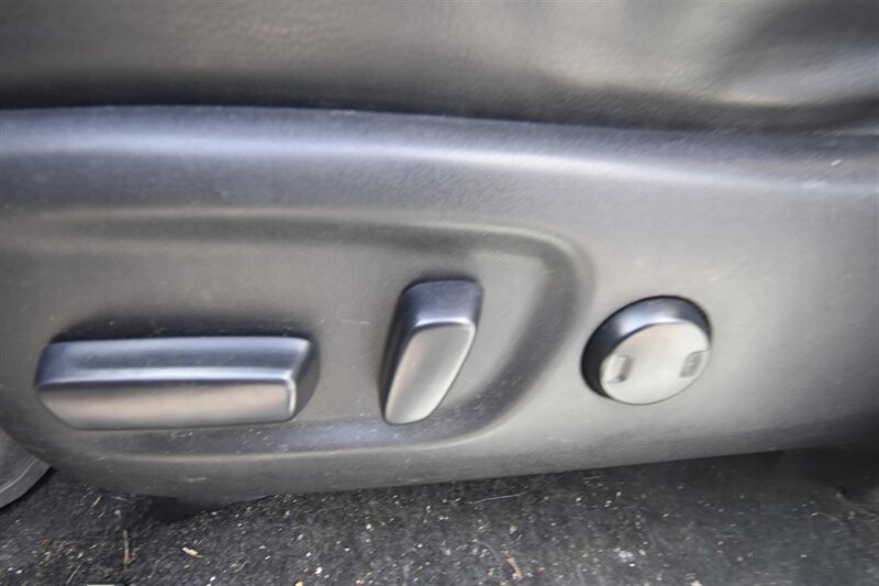 2015 Toyota RAV4 Limited - Photo 14 - Midway City, CA 92655