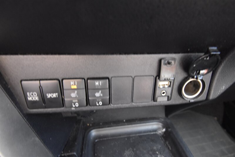 2015 Toyota RAV4 Limited   - Photo 27 - Midway City, CA 92655