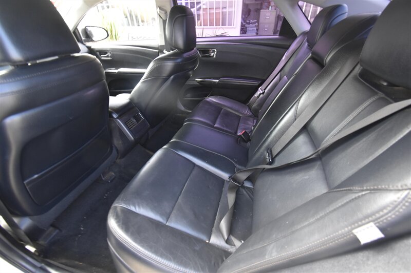 2018 Toyota Avalon XLE Premium - Photo 9 - Midway City, CA 92655