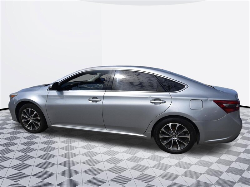 2018 Toyota Avalon XLE Premium  
