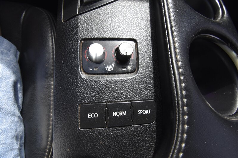 2018 Toyota Avalon XLE Premium - Photo 13 - Midway City, CA 92655
