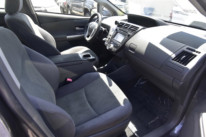 2014 Toyota Prius v Three   - Photo 10 - Midway City, CA 92655