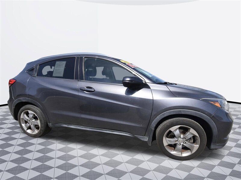 2017 Honda HR-V EX-L Navi - Photo 3 - Midway City, CA 92655