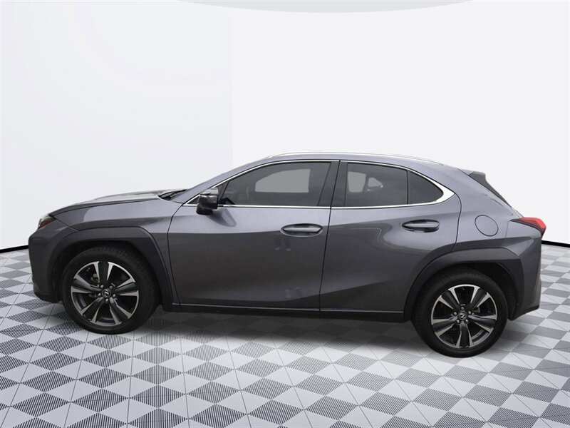 2019 Lexus UX 200 Luxury   - Photo 2 - Midway City, CA 92655