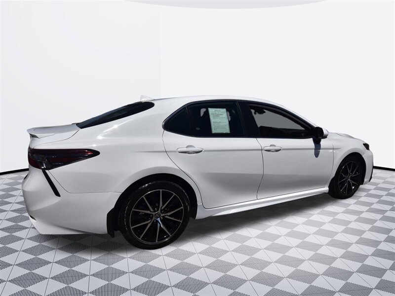 2024 Toyota Camry SE   - Photo 6 - Midway City, CA 92655