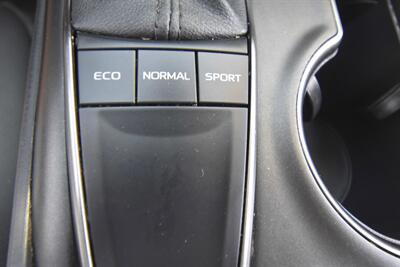 2024 Toyota Camry SE   - Photo 10 - Midway City, CA 92655