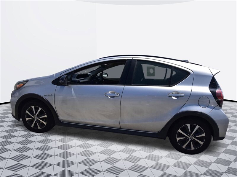 2018 Toyota Prius c Four   - Photo 5 - Midway City, CA 92655