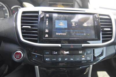 2016 Honda Accord Touring   - Photo 12 - Midway City, CA 92655