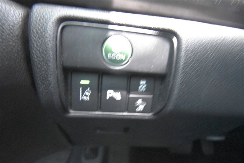 2016 Honda Accord Touring   - Photo 16 - Midway City, CA 92655