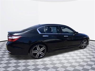 2016 Honda Accord Touring   - Photo 7 - Midway City, CA 92655