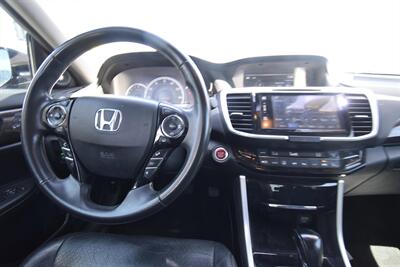 2016 Honda Accord Touring   - Photo 8 - Midway City, CA 92655
