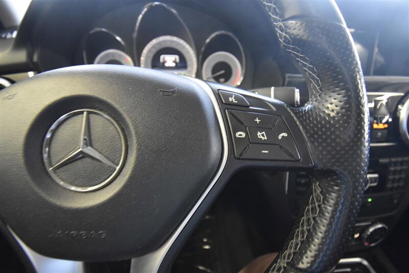 2015 Mercedes-Benz GLK GLK 350   - Photo 9 - Midway City, CA 92655