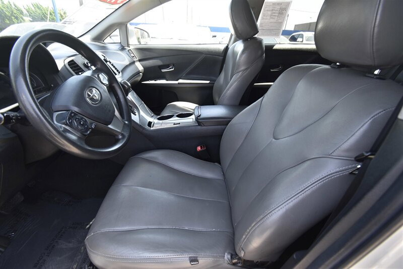 2014 Toyota Venza LE   - Photo 2 - Midway City, CA 92655