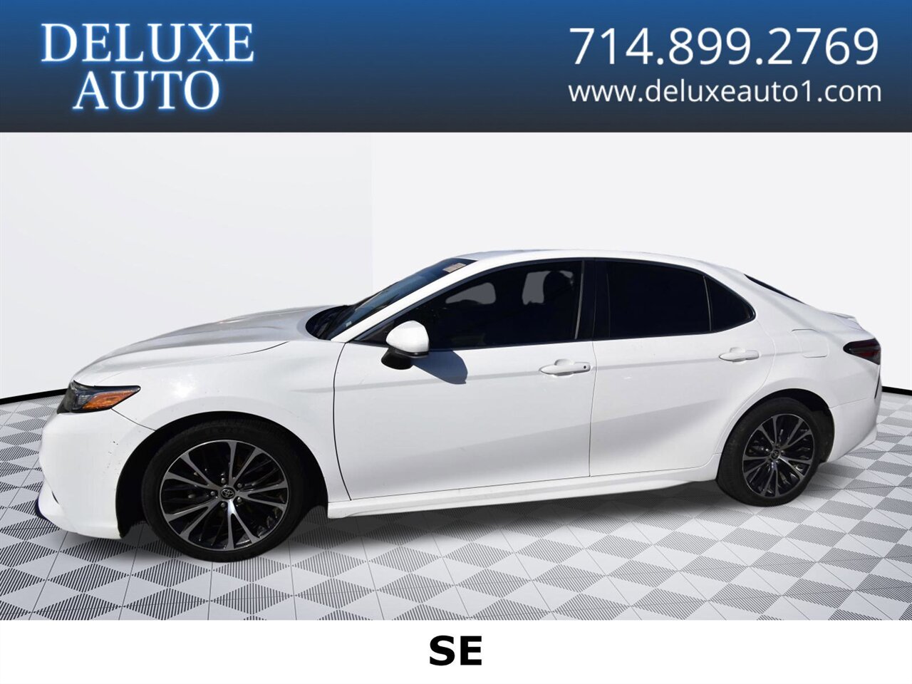 2020 Toyota Camry SE