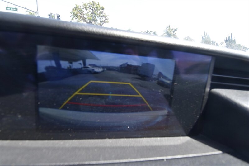 2019 Lexus IS 300   - Photo 7 - Midway City, CA 92655
